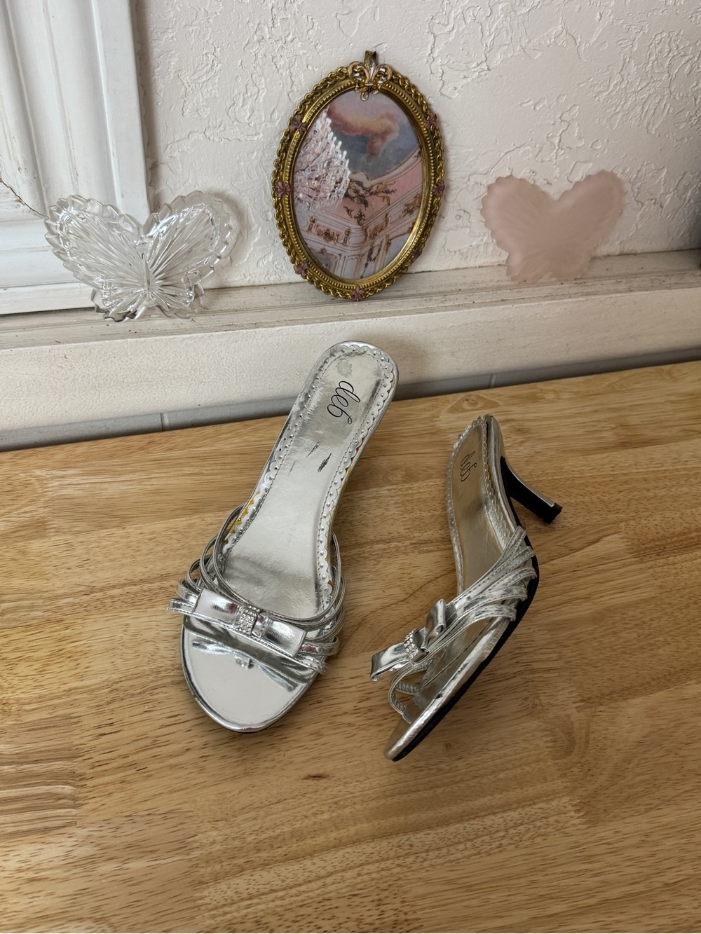 Deb Y2K Silver Bow Kitten Heel Mules Size 9 Metallic Slide Sandals